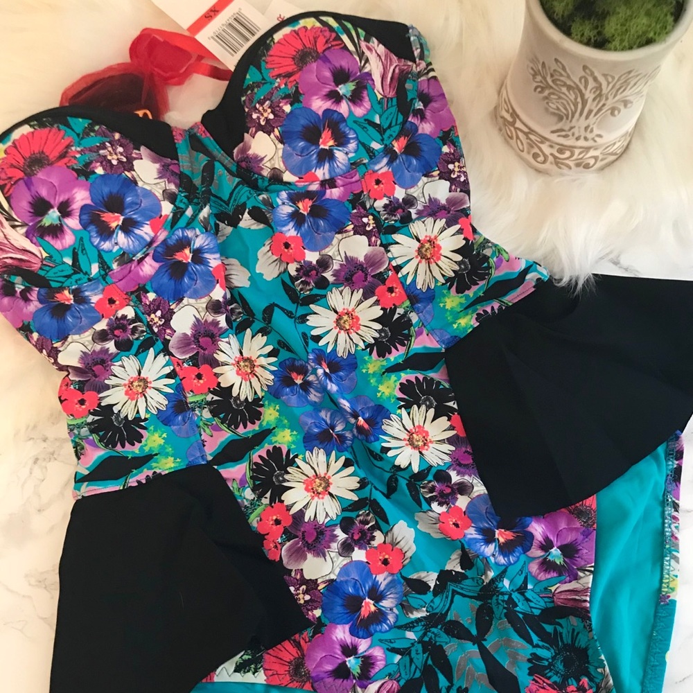 Red Carter, gorgeous print, beautiful colors, rare